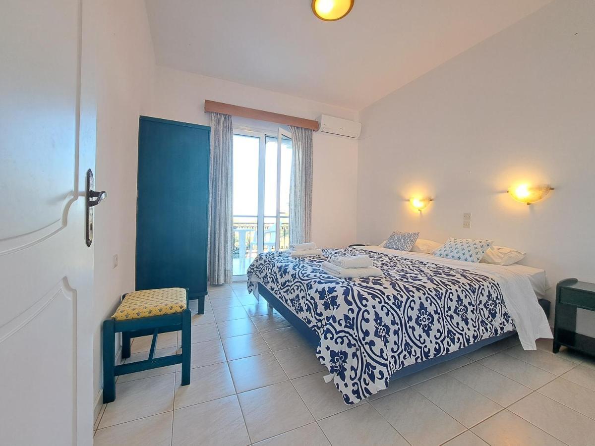 Natural Blue Green Apartment Almiros Beach Room photo